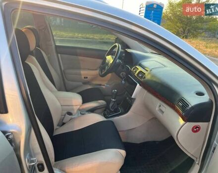 Сірий Тойота Авенсіс, об'ємом двигуна 2.01 л та пробігом 289 тис. км за 6700 $, фото 40 на Automoto.ua