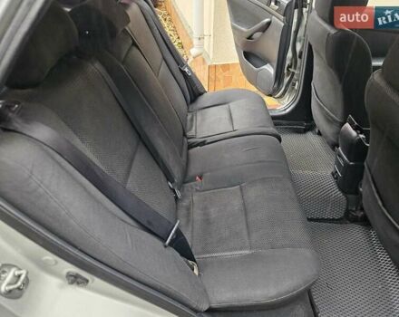 Серый Тойота Авенсис, объемом двигателя 2 л и пробегом 312 тыс. км за 4400 $, фото 26 на Automoto.ua