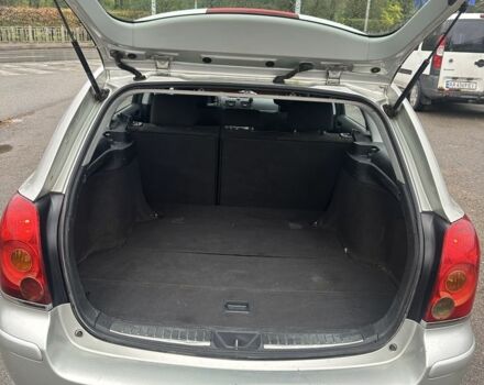 Серый Тойота Авенсис, объемом двигателя 2 л и пробегом 300 тыс. км за 2900 $, фото 9 на Automoto.ua