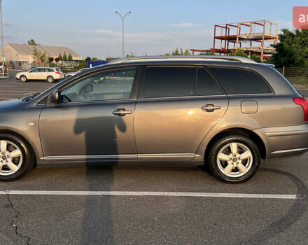 Серый Тойота Авенсис, объемом двигателя 1.79 л и пробегом 294 тыс. км за 4800 $, фото 1 на Automoto.ua