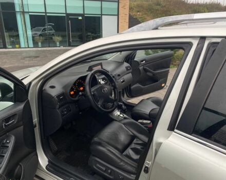 Серый Тойота Авенсис, объемом двигателя 2.4 л и пробегом 235 тыс. км за 6300 $, фото 8 на Automoto.ua