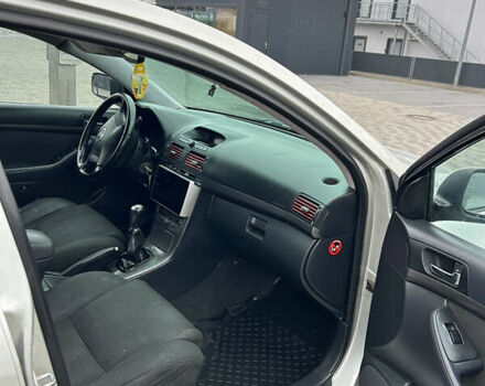 Сірий Тойота Авенсіс, об'ємом двигуна 2 л та пробігом 258 тис. км за 4950 $, фото 7 на Automoto.ua