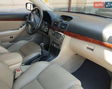 Серый Тойота Авенсис, объемом двигателя 2 л и пробегом 220 тыс. км за 7200 $, фото 11 на Automoto.ua