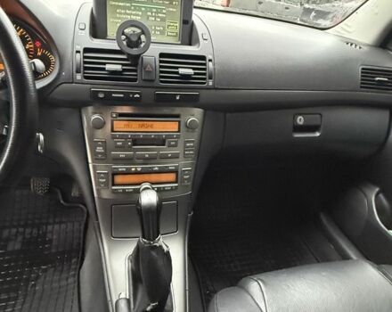 Серый Тойота Авенсис, объемом двигателя 2 л и пробегом 350 тыс. км за 2500 $, фото 7 на Automoto.ua