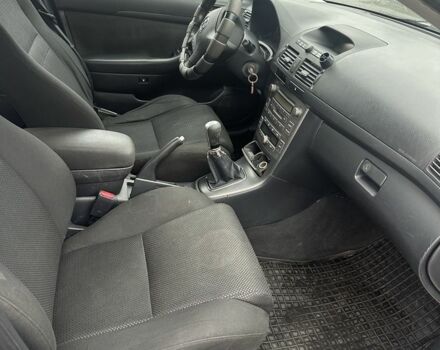 Серый Тойота Авенсис, объемом двигателя 2 л и пробегом 300 тыс. км за 2900 $, фото 13 на Automoto.ua