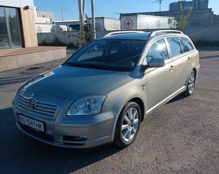 Серый Тойота Авенсис, объемом двигателя 2 л и пробегом 294 тыс. км за 5000 $, фото 1 на Automoto.ua