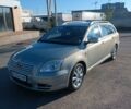 Серый Тойота Авенсис, объемом двигателя 2 л и пробегом 294 тыс. км за 5000 $, фото 1 на Automoto.ua