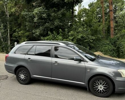 Серый Тойота Авенсис, объемом двигателя 2 л и пробегом 353 тыс. км за 5150 $, фото 2 на Automoto.ua