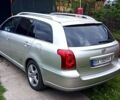 Серый Тойота Авенсис, объемом двигателя 2 л и пробегом 319 тыс. км за 5200 $, фото 2 на Automoto.ua