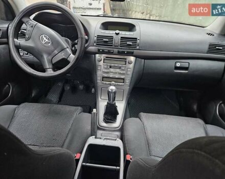 Серый Тойота Авенсис, объемом двигателя 2 л и пробегом 312 тыс. км за 4400 $, фото 25 на Automoto.ua