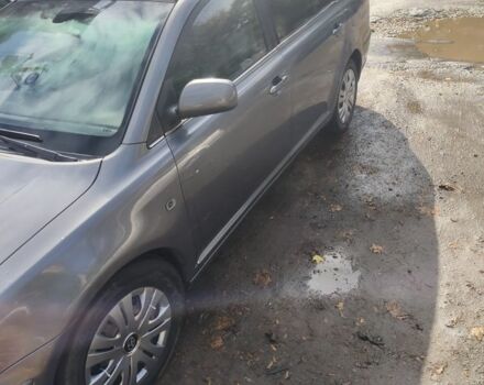 Серый Тойота Авенсис, объемом двигателя 2 л и пробегом 300 тыс. км за 2851 $, фото 1 на Automoto.ua