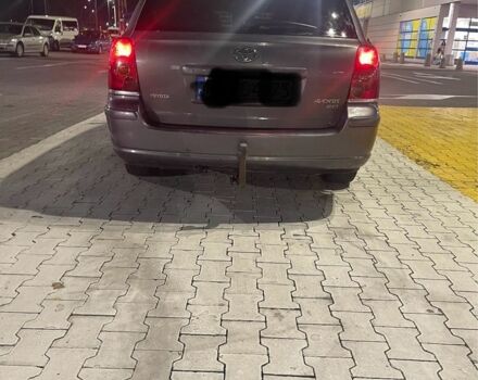 Серый Тойота Авенсис, объемом двигателя 2 л и пробегом 304 тыс. км за 1950 $, фото 4 на Automoto.ua