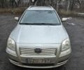 Серый Тойота Авенсис, объемом двигателя 2 л и пробегом 308 тыс. км за 2500 $, фото 1 на Automoto.ua