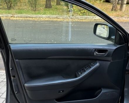 Сірий Тойота Авенсіс, об'ємом двигуна 2 л та пробігом 300 тис. км за 3100 $, фото 9 на Automoto.ua