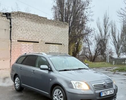 Серый Тойота Авенсис, объемом двигателя 2 л и пробегом 300 тыс. км за 3150 $, фото 2 на Automoto.ua