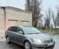 Серый Тойота Авенсис, объемом двигателя 2 л и пробегом 300 тыс. км за 3150 $, фото 2 на Automoto.ua