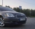 Серый Тойота Авенсис, объемом двигателя 2 л и пробегом 170 тыс. км за 6500 $, фото 1 на Automoto.ua