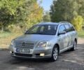 Серый Тойота Авенсис, объемом двигателя 2 л и пробегом 330 тыс. км за 2808 $, фото 1 на Automoto.ua