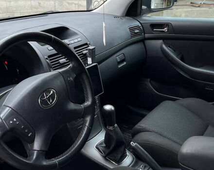 Серый Тойота Авенсис, объемом двигателя 1.79 л и пробегом 242 тыс. км за 6800 $, фото 17 на Automoto.ua