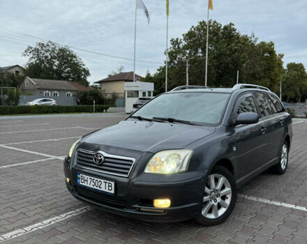 Серый Тойота Авенсис, объемом двигателя 2 л и пробегом 333 тыс. км за 5250 $, фото 1 на Automoto.ua