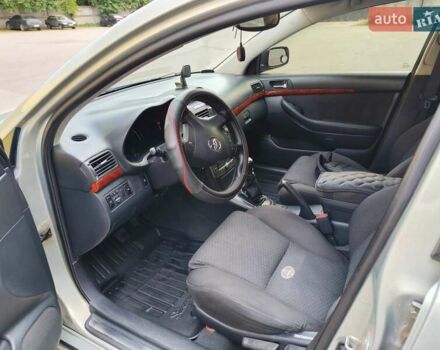 Серый Тойота Авенсис, объемом двигателя 2.2 л и пробегом 262 тыс. км за 6500 $, фото 6 на Automoto.ua