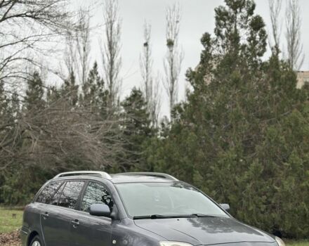 Серый Тойота Авенсис, объемом двигателя 2 л и пробегом 300 тыс. км за 3550 $, фото 2 на Automoto.ua