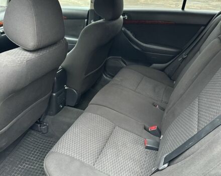 Серый Тойота Авенсис, объемом двигателя 2 л и пробегом 300 тыс. км за 3550 $, фото 9 на Automoto.ua