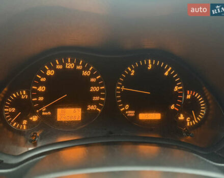 Серый Тойота Авенсис, объемом двигателя 2.23 л и пробегом 240 тыс. км за 4800 $, фото 2 на Automoto.ua