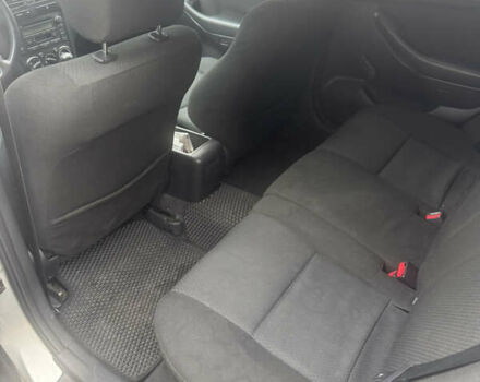 Серый Тойота Авенсис, объемом двигателя 2 л и пробегом 300 тыс. км за 6200 $, фото 6 на Automoto.ua