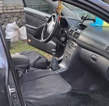 Серый Тойота Авенсис, объемом двигателя 2.2 л и пробегом 230 тыс. км за 4700 $, фото 3 на Automoto.ua