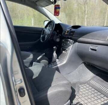 Сірий Тойота Авенсіс, об'ємом двигуна 2 л та пробігом 280 тис. км за 4199 $, фото 17 на Automoto.ua