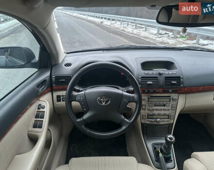 Серый Тойота Авенсис, объемом двигателя 2.2 л и пробегом 284 тыс. км за 5900 $, фото 7 на Automoto.ua