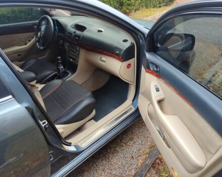 Серый Тойота Авенсис, объемом двигателя 2.2 л и пробегом 436 тыс. км за 4200 $, фото 7 на Automoto.ua