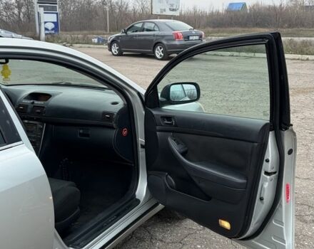 Серый Тойота Авенсис, объемом двигателя 2 л и пробегом 300 тыс. км за 3250 $, фото 15 на Automoto.ua