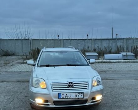 Серый Тойота Авенсис, объемом двигателя 2 л и пробегом 300 тыс. км за 2950 $, фото 1 на Automoto.ua