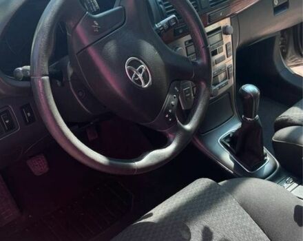 Сірий Тойота Авенсіс, об'ємом двигуна 2 л та пробігом 318 тис. км за 3300 $, фото 7 на Automoto.ua