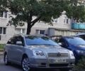 Сірий Тойота Авенсіс, об'ємом двигуна 2 л та пробігом 304 тис. км за 5650 $, фото 1 на Automoto.ua