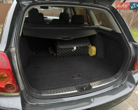 Серый Тойота Авенсис, объемом двигателя 2.23 л и пробегом 240 тыс. км за 4800 $, фото 3 на Automoto.ua