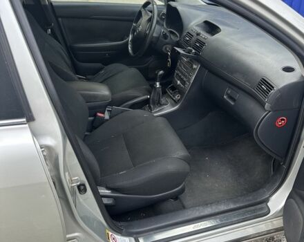 Сірий Тойота Авенсіс, об'ємом двигуна 2 л та пробігом 300 тис. км за 2900 $, фото 7 на Automoto.ua