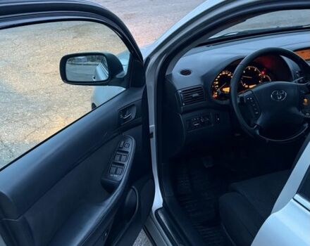Серый Тойота Авенсис, объемом двигателя 2 л и пробегом 300 тыс. км за 2950 $, фото 8 на Automoto.ua