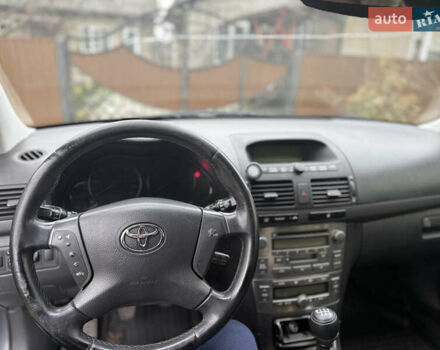 Серый Тойота Авенсис, объемом двигателя 2.23 л и пробегом 240 тыс. км за 4800 $, фото 7 на Automoto.ua