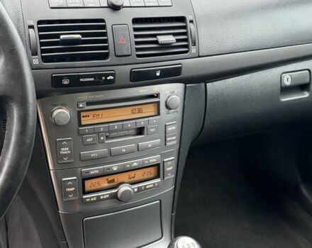 Серый Тойота Авенсис, объемом двигателя 2 л и пробегом 300 тыс. км за 3250 $, фото 13 на Automoto.ua