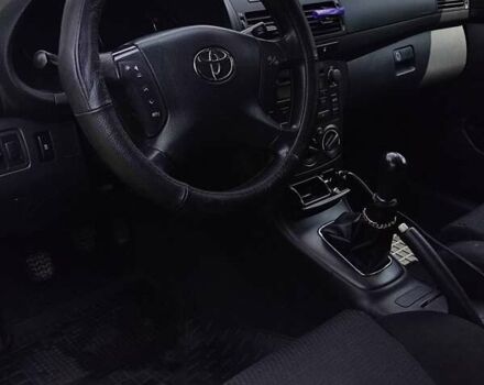 Сірий Тойота Авенсіс, об'ємом двигуна 2 л та пробігом 308 тис. км за 6500 $, фото 4 на Automoto.ua