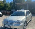 Серый Тойота Авенсис, объемом двигателя 2 л и пробегом 470 тыс. км за 3500 $, фото 2 на Automoto.ua