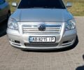 Серый Тойота Авенсис, объемом двигателя 2 л и пробегом 258 тыс. км за 5000 $, фото 1 на Automoto.ua