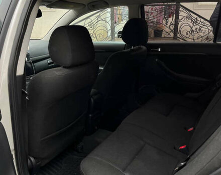 Сірий Тойота Авенсіс, об'ємом двигуна 1.79 л та пробігом 242 тис. км за 7100 $, фото 14 на Automoto.ua