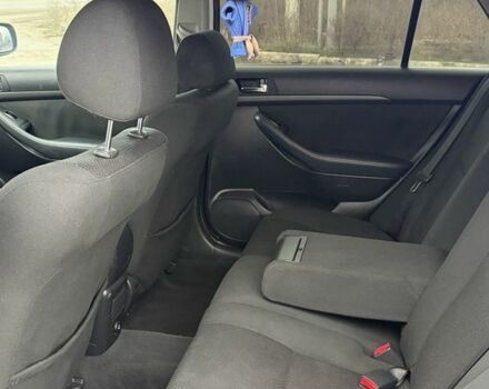 Серый Тойота Авенсис, объемом двигателя 2 л и пробегом 300 тыс. км за 3250 $, фото 18 на Automoto.ua