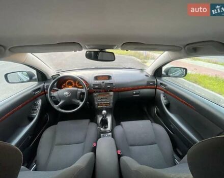 Серый Тойота Авенсис, объемом двигателя 1.79 л и пробегом 203 тыс. км за 7200 $, фото 8 на Automoto.ua