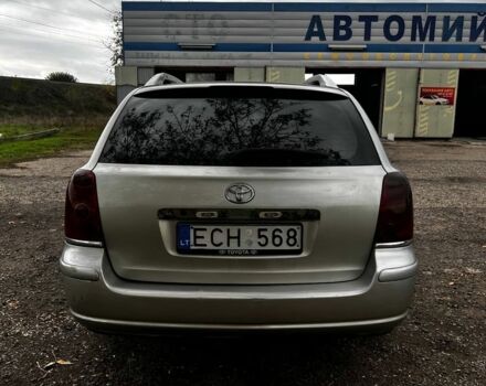 Серый Тойота Авенсис, объемом двигателя 2 л и пробегом 300 тыс. км за 2300 $, фото 3 на Automoto.ua