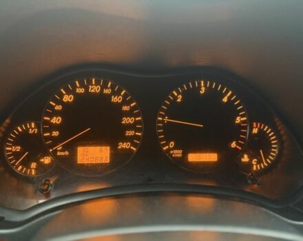 Серый Тойота Авенсис, объемом двигателя 2.2 л и пробегом 240 тыс. км за 4800 $, фото 4 на Automoto.ua